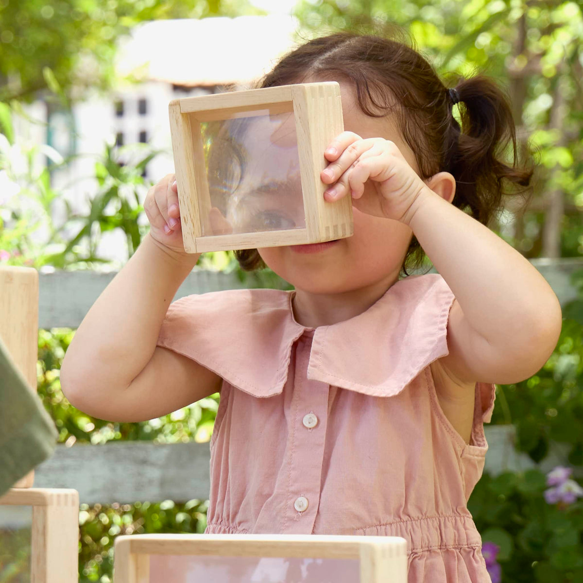 G3018 Magnification Blocks Lifestyle 36