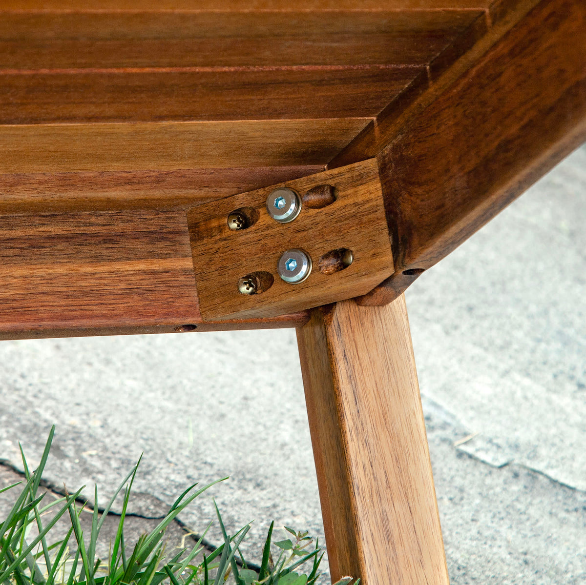 G78206 Martha Stewart Kids Outdoor Table 2588