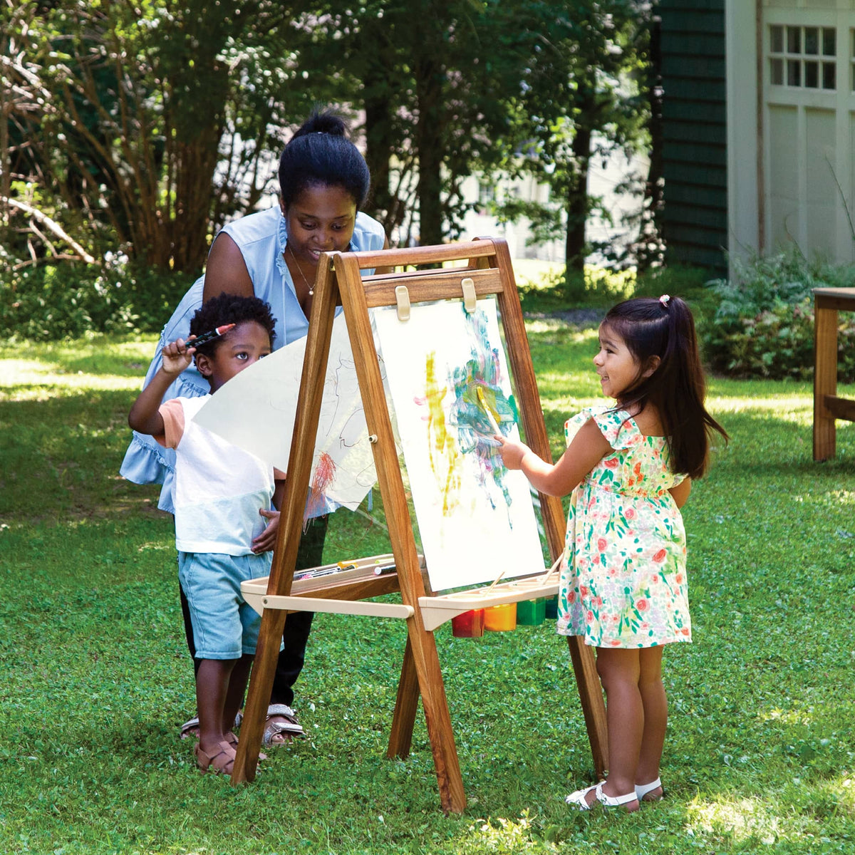 G52013 Acadia Art Easel Lifestyle 3540