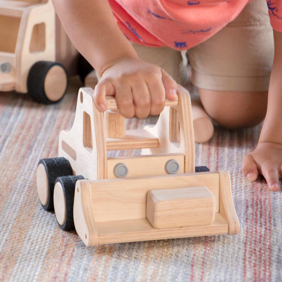 G6720 Wooden Front Loader