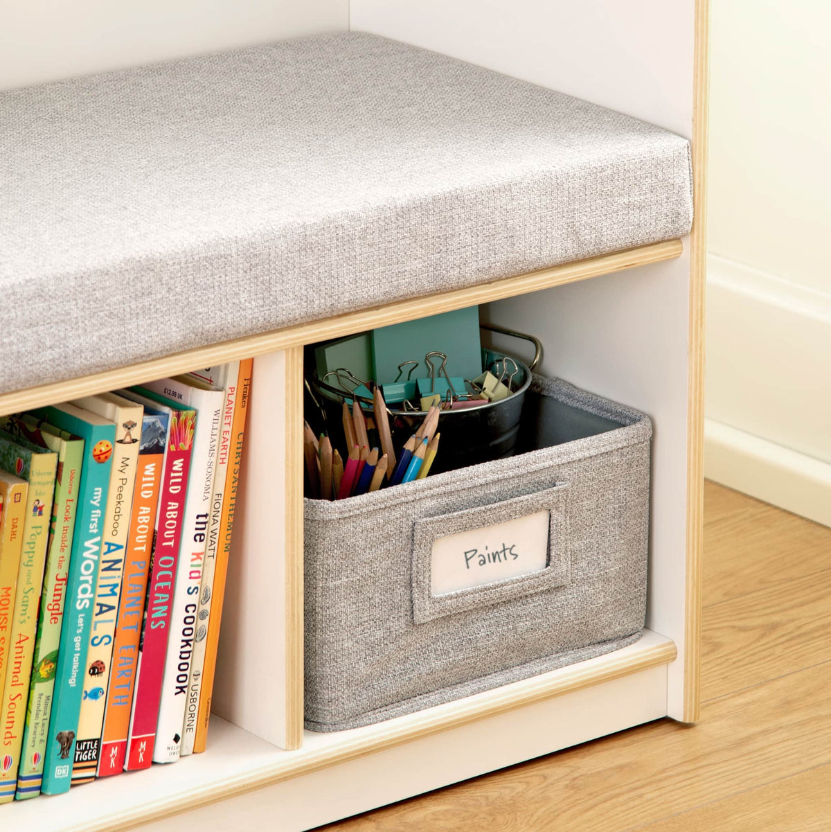 G80331 EdQ Reading Seating Nook and Storage White Env Details 2540 | White
