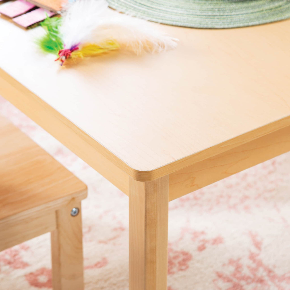 G80364-P EdQ Table Square Env 2940 Detail | 20 in