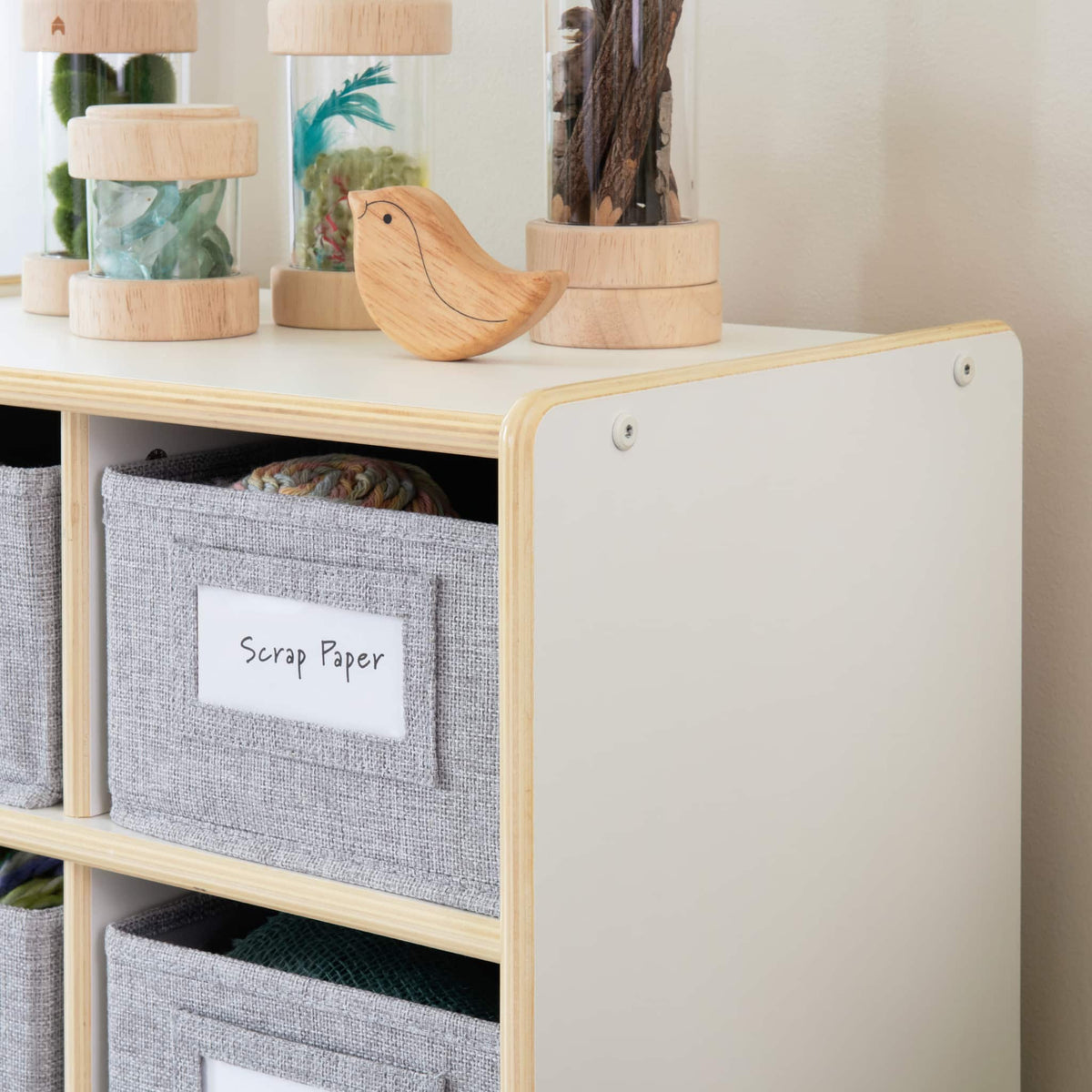 G80216 EdQ 8 Bin Cubby White Env 1011 | White