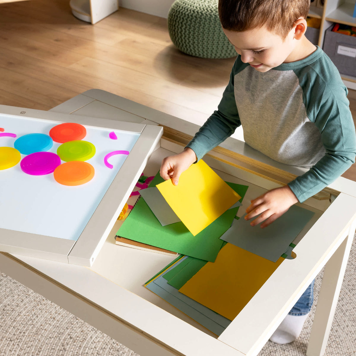 G50123 EdQ LED Activity Table Life 219 | White